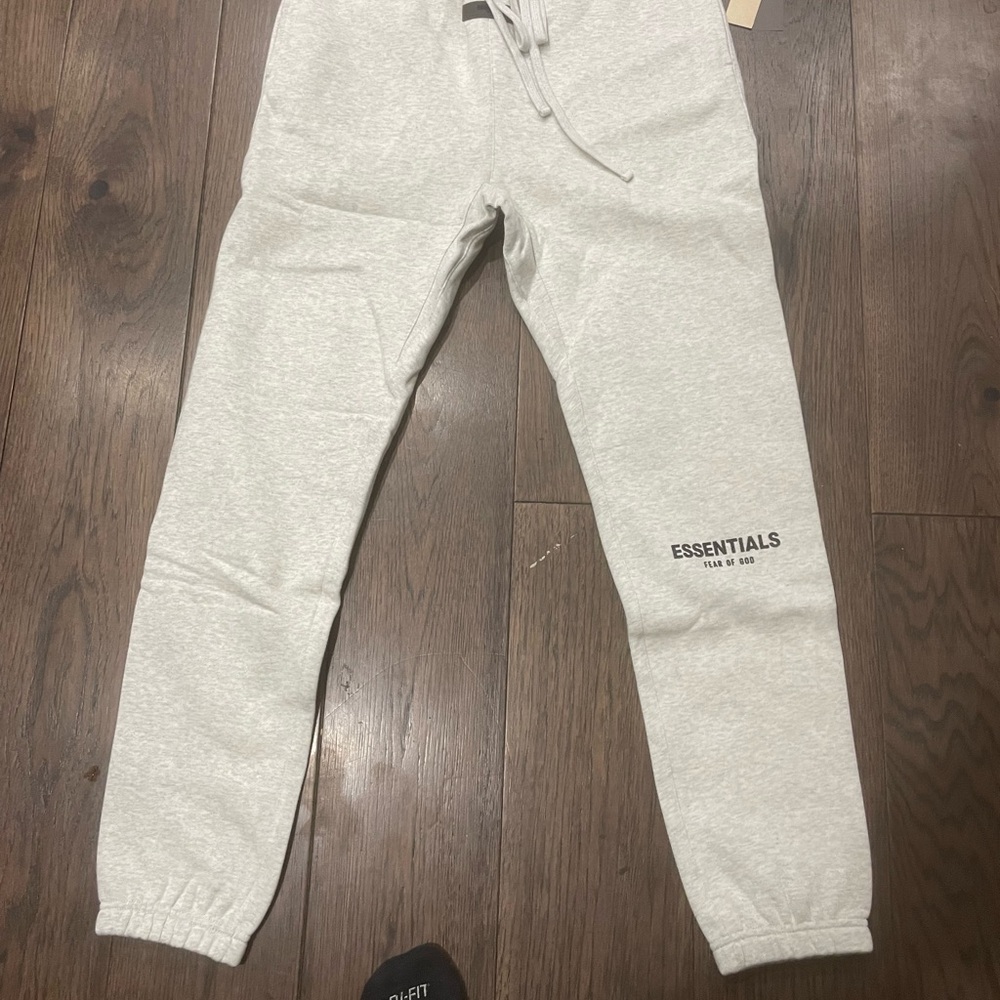 Essentials fear of god light oatmeal pants ￼